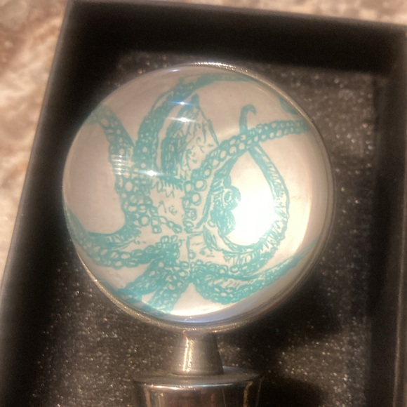 Wine Bottle Stopper - Picture 3 of 7